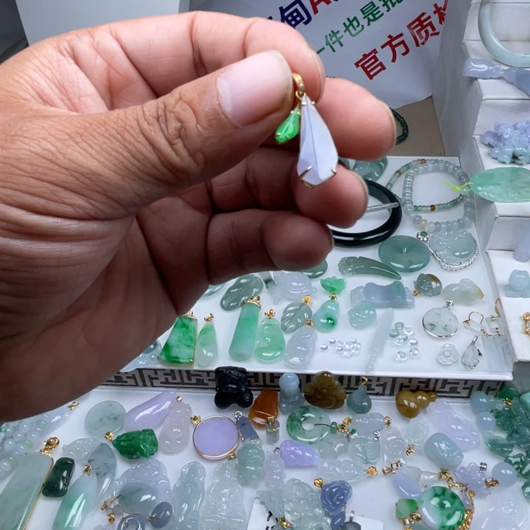 翡翠未镶嵌颈饰翡翠高定豪镶