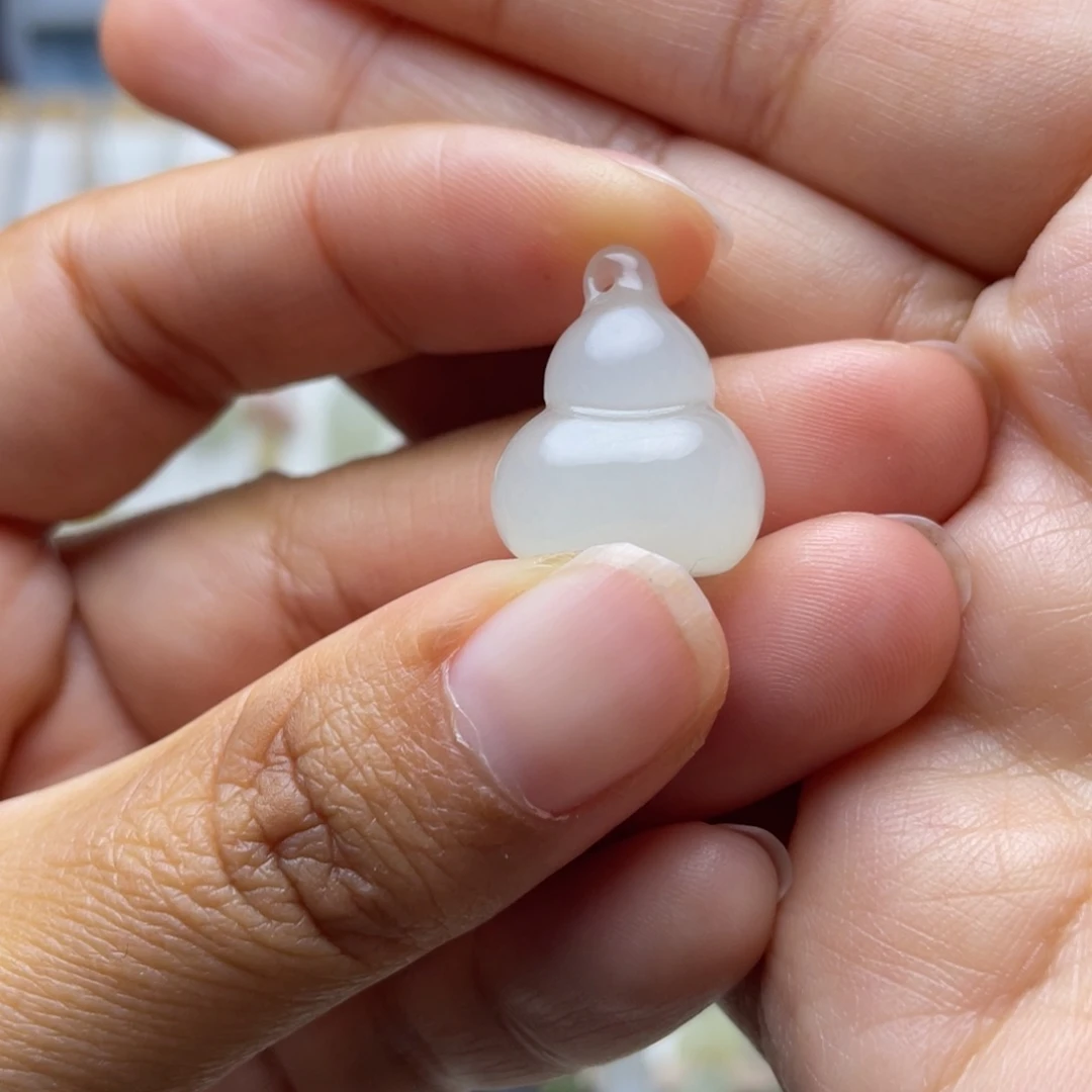 和田玉未镶嵌吊坠(不含链)