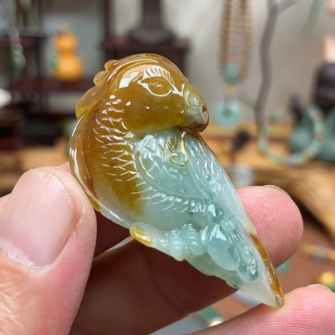 翡翠未镶嵌颈饰huaju