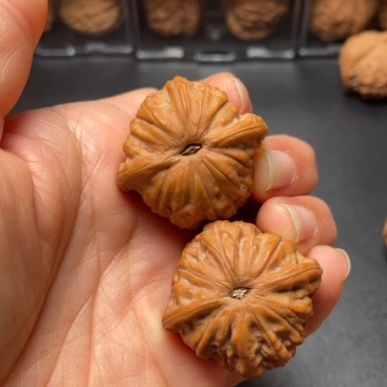【闪购商品】把件文玩核桃凤凰山………