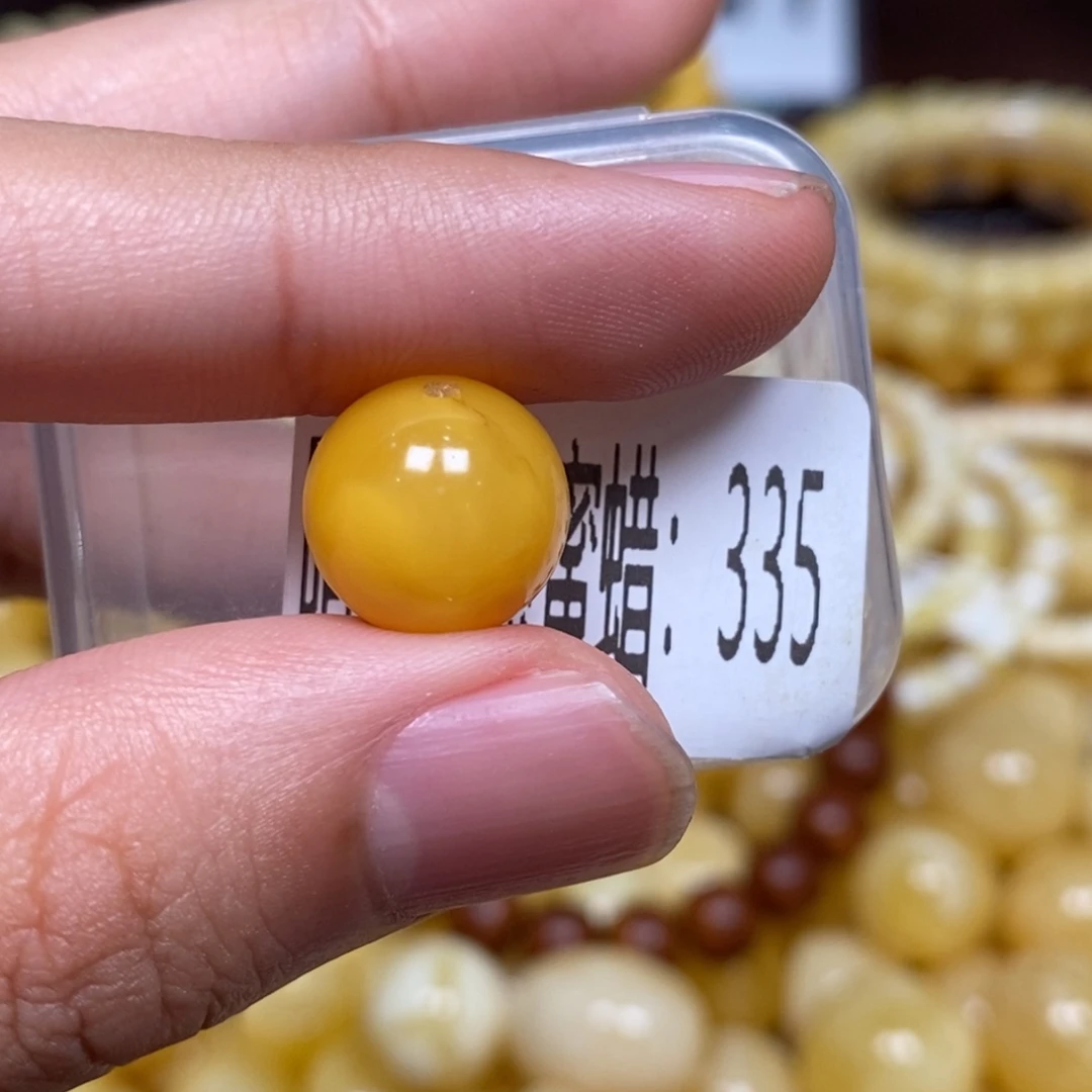 蜜蜡未镶嵌珠宝奇石335