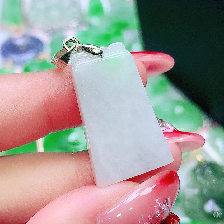 翡翠未镶嵌项圈翡翠