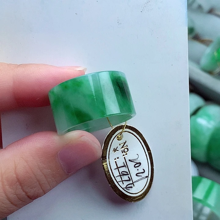 翡翠未镶嵌戒指20.21号