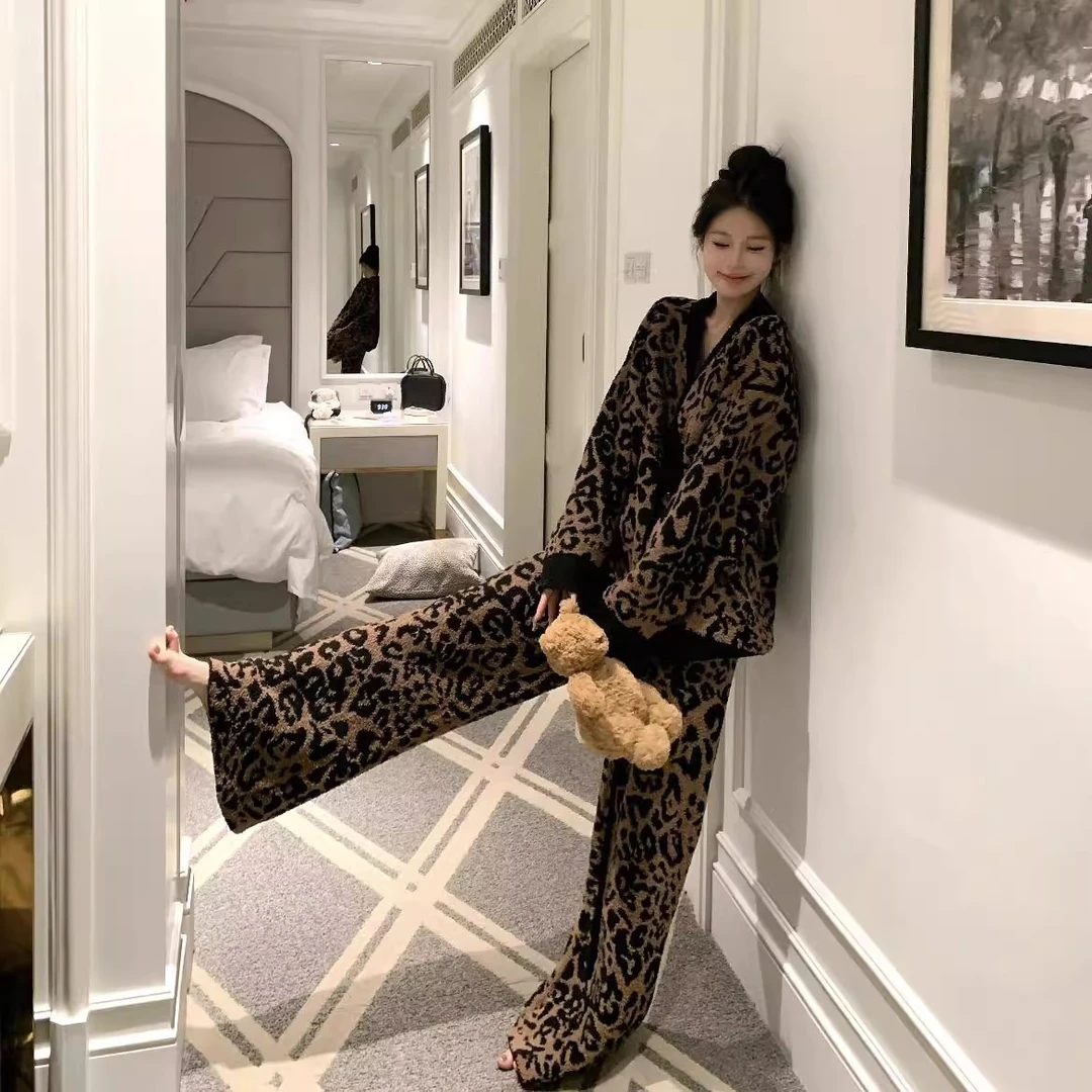 法式高级感豹纹睡衣女冬季2025加绒加厚珊瑚绒开衫大码家居服套装