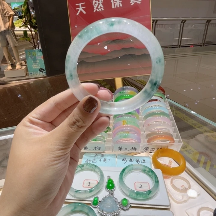 万***.翡翠手镯未镶嵌翡翠手镯