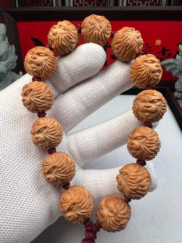 猴头核桃雕刻齐天大圣文玩手串