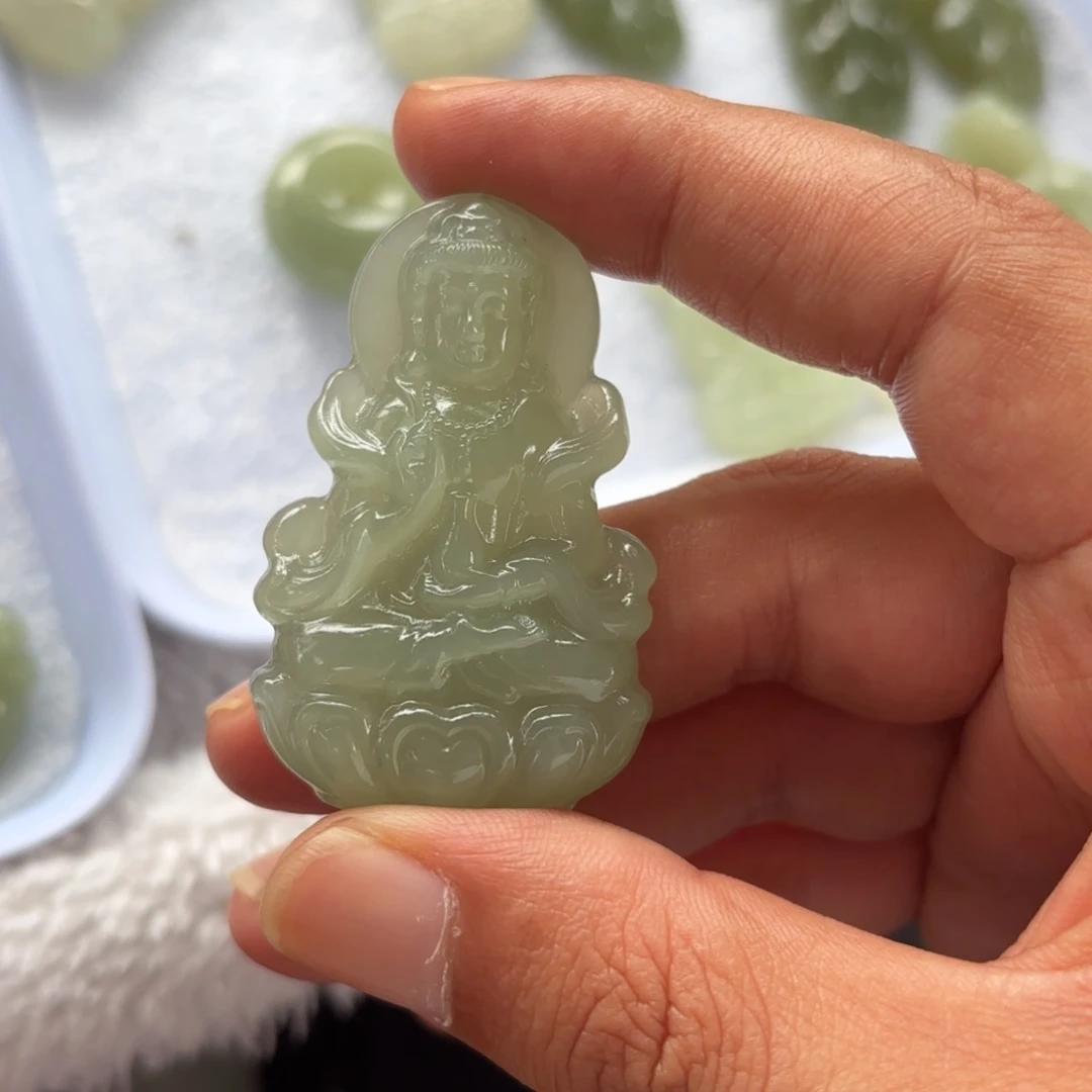 和田玉未镶嵌颈饰观音50尺寸