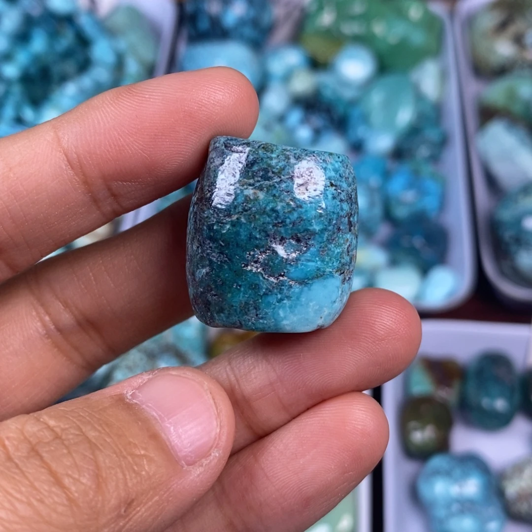 绿松石未镶嵌颈饰