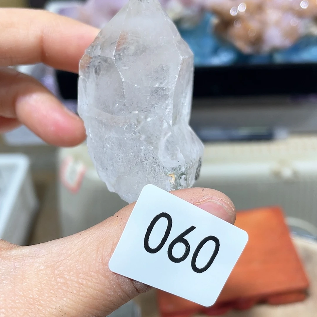 水晶摆件……未镶嵌