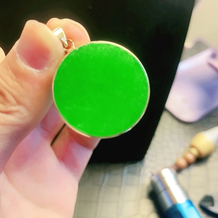 颈饰18K金镶嵌翡翠