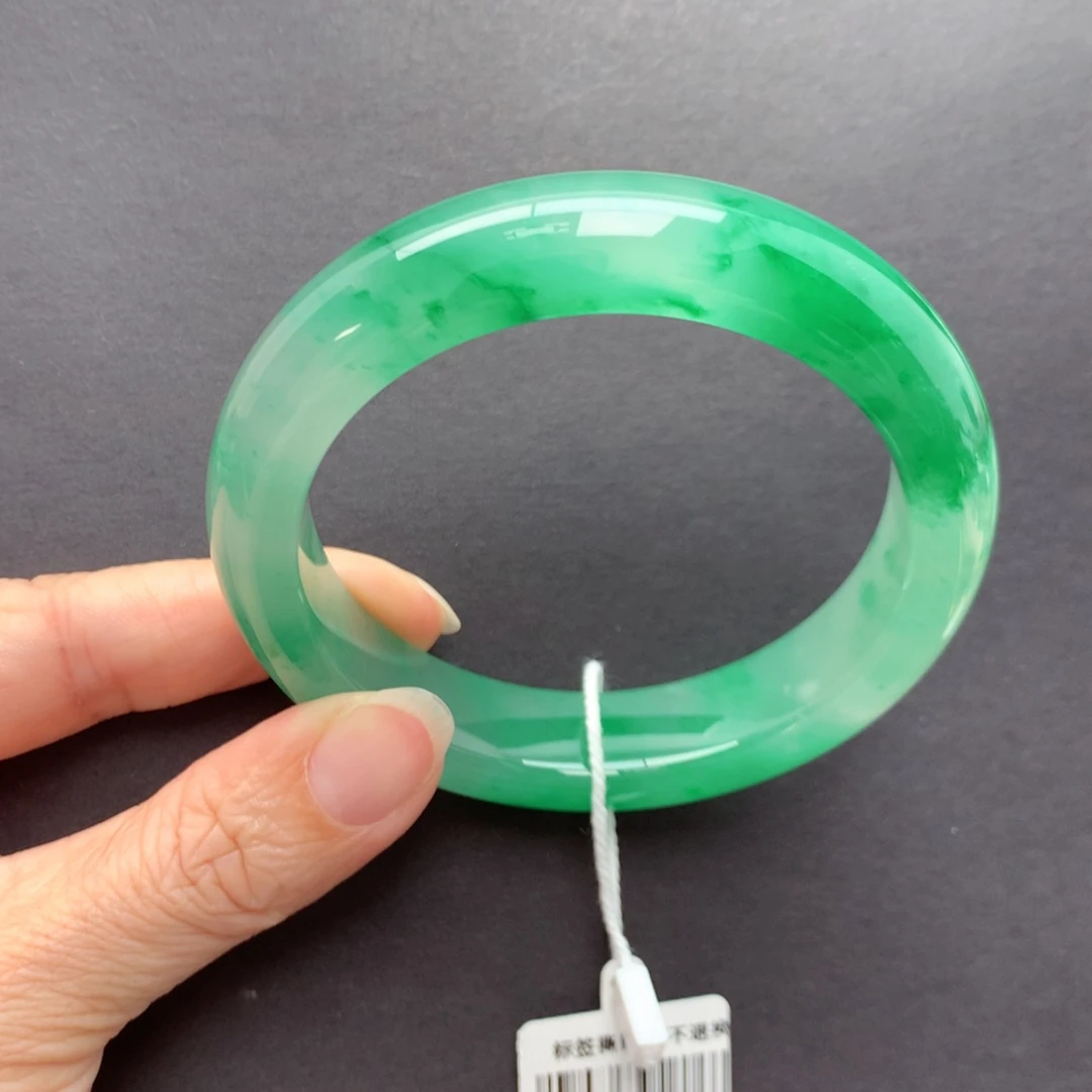 未镶嵌手镯石英质玉