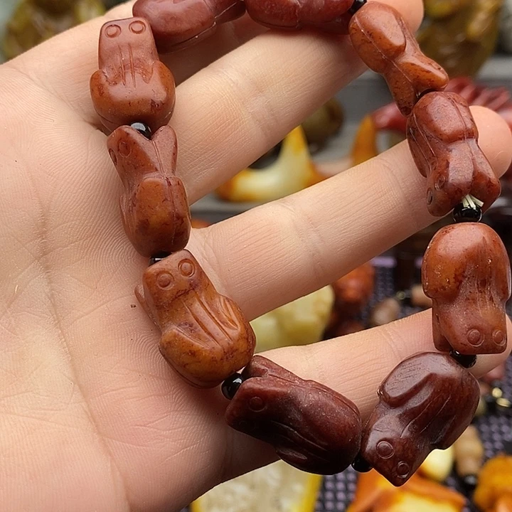 未镶嵌蛇纹石玉颈饰