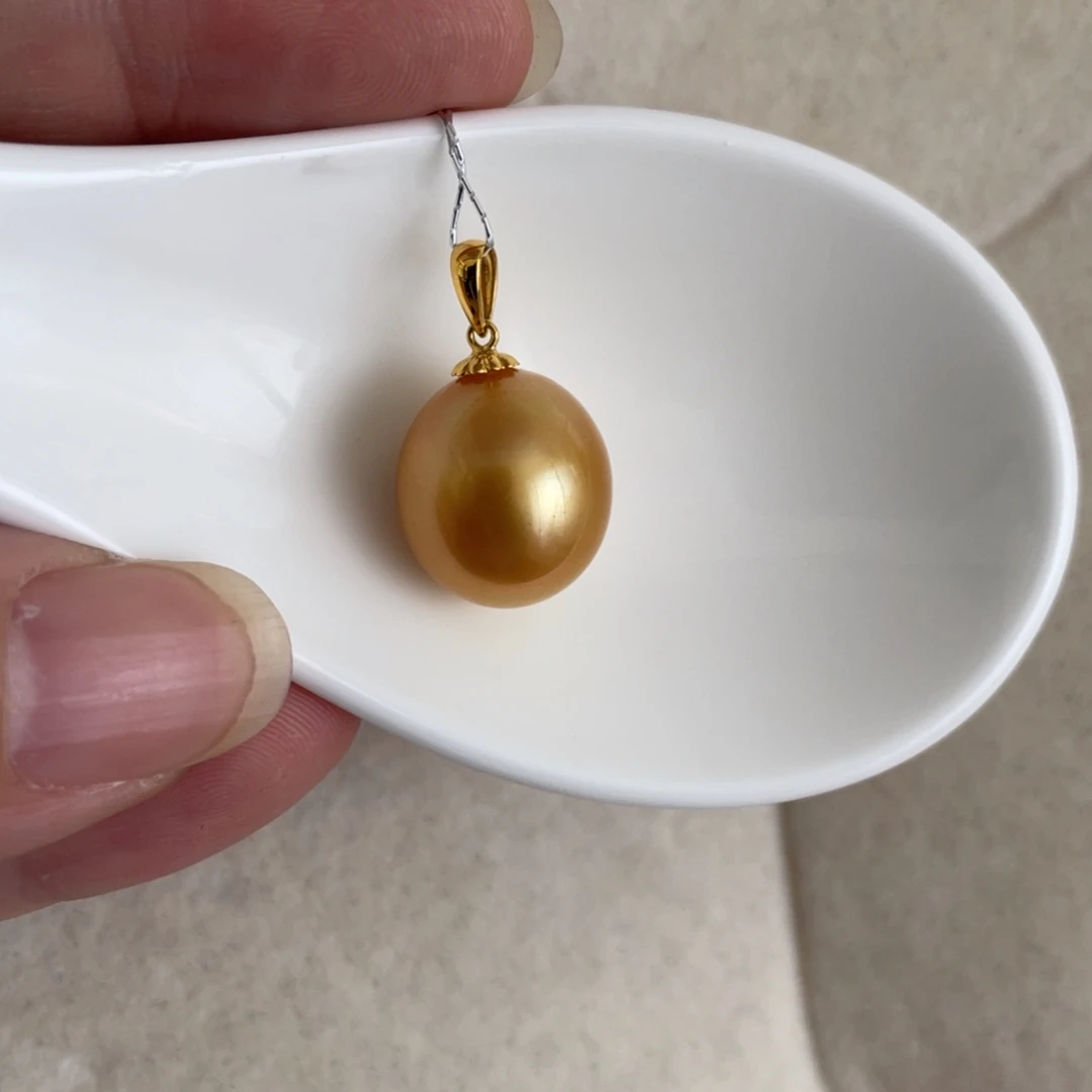 18K金镶嵌吊坠(不含链)海水珍珠13.8mm
