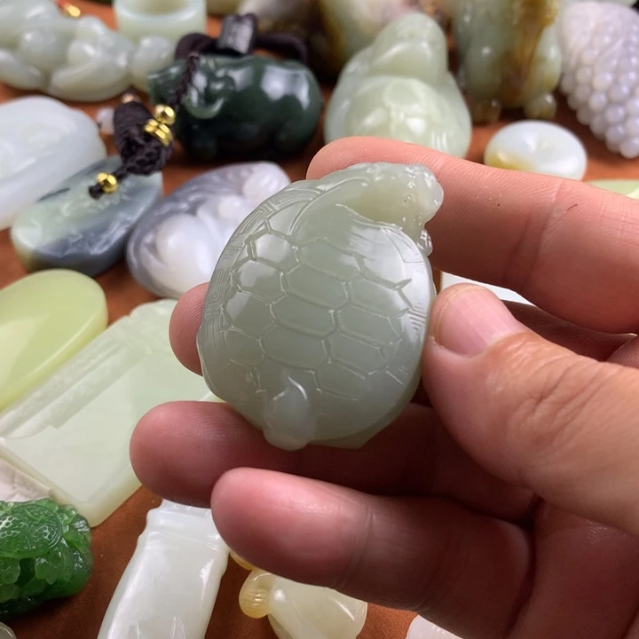 未镶嵌和田玉挂件