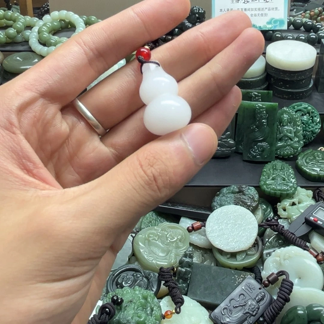 ℒ***.和田玉未镶嵌颈饰