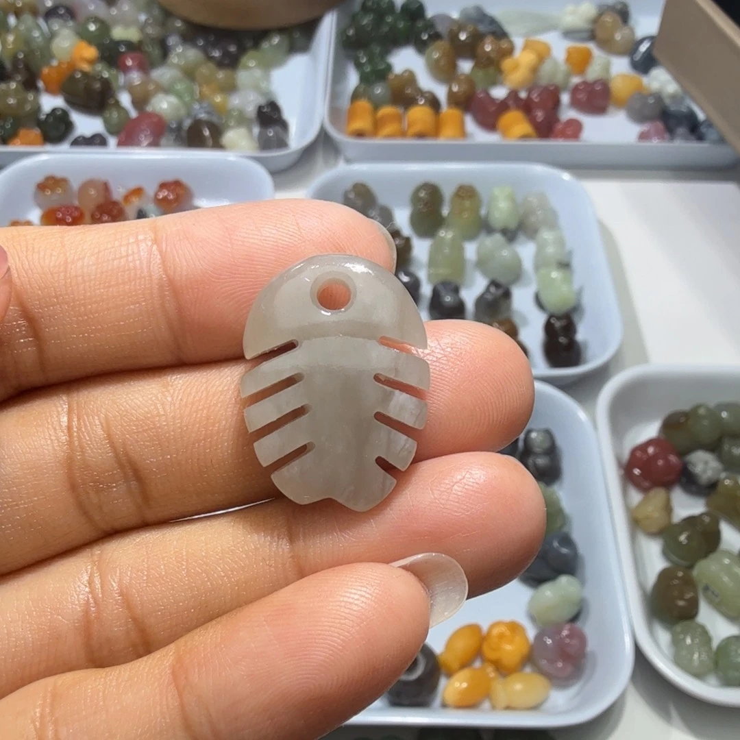 和田玉未镶嵌珠宝奇石