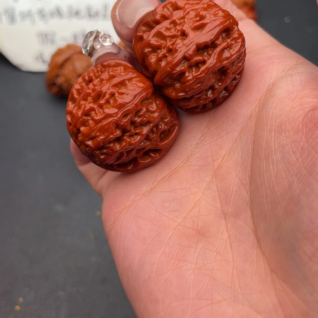 大***海文玩核桃把件球白