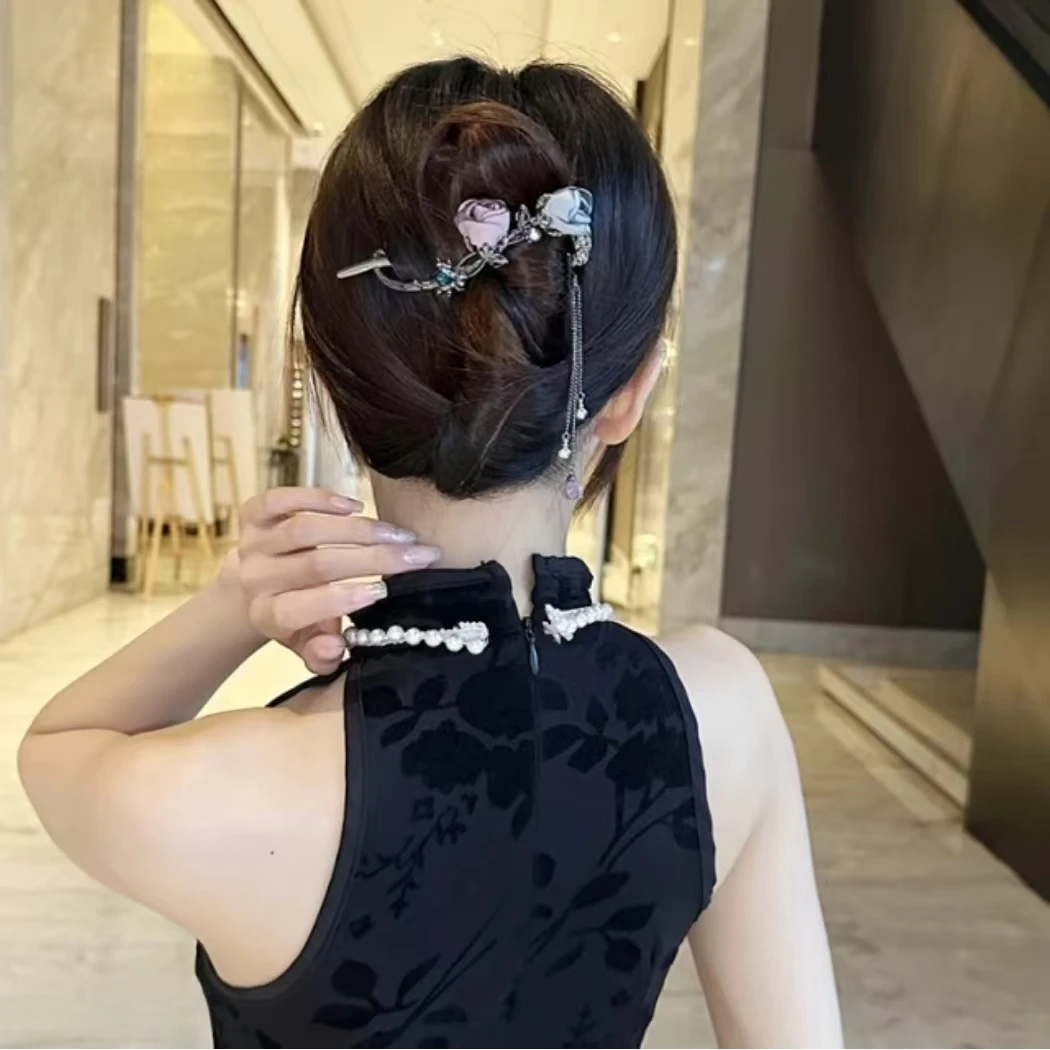 2025新款超仙玫瑰花流苏发夹复古镶钻扭扭夹女后脑勺盘发夹子头饰