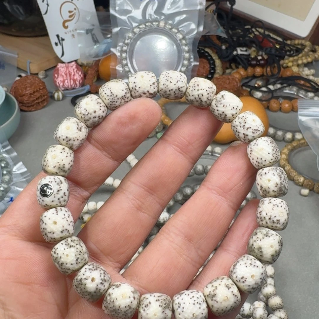 吊坠星月菩提10.2mm星月菩提石玉料飘绿龙鳞福利