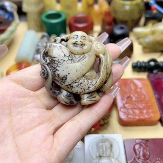 蛇纹石玉未镶嵌颈饰