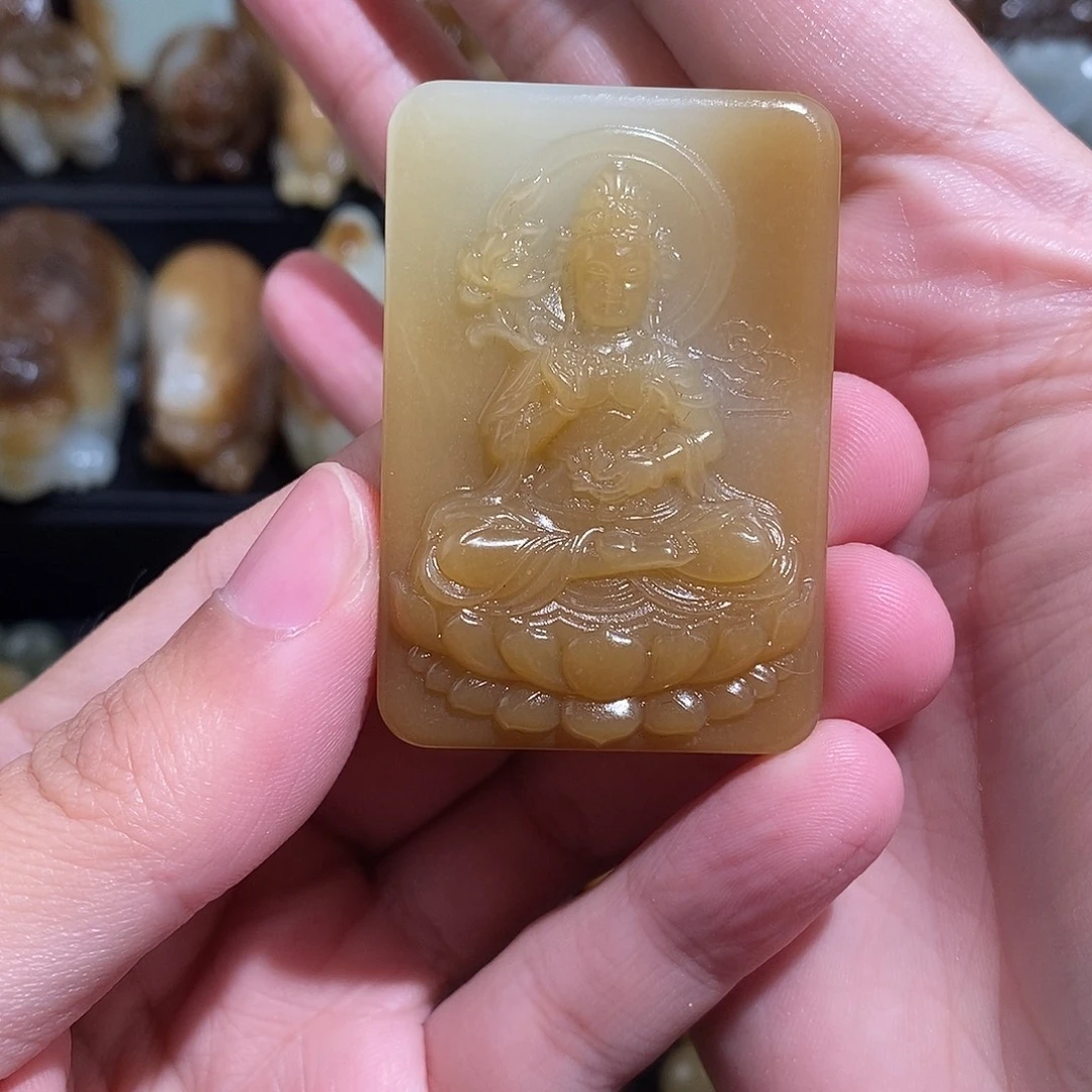 浩***哥和田玉未镶嵌颈饰