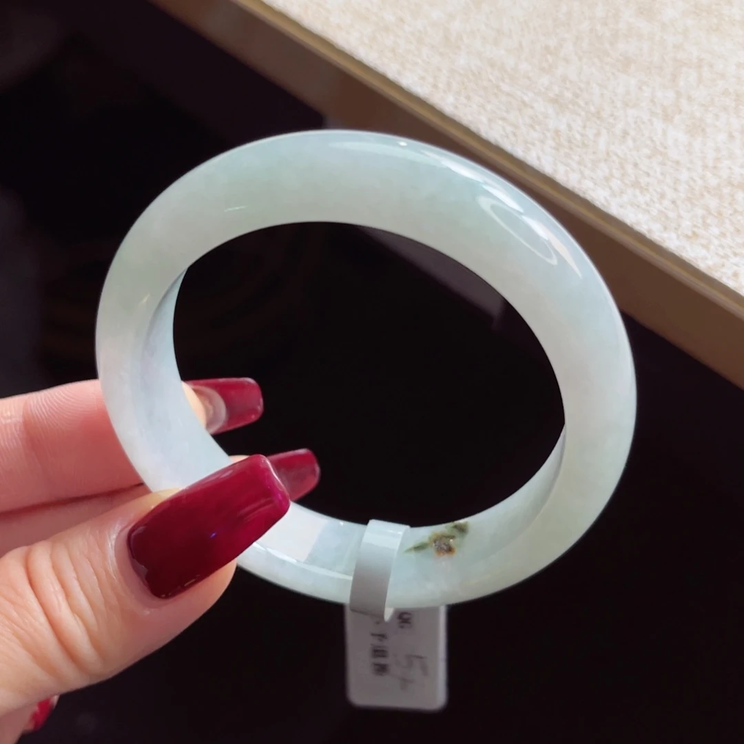 翡翠手镯未镶嵌手镯