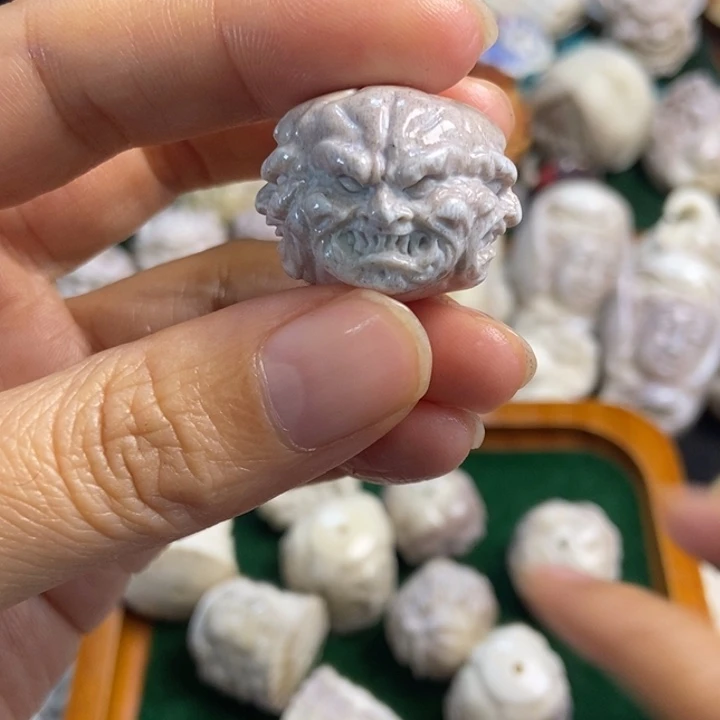J****配饰鹿角雕刻一个出