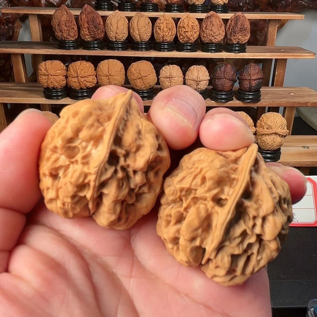 文玩核桃吊坠微瑕上古