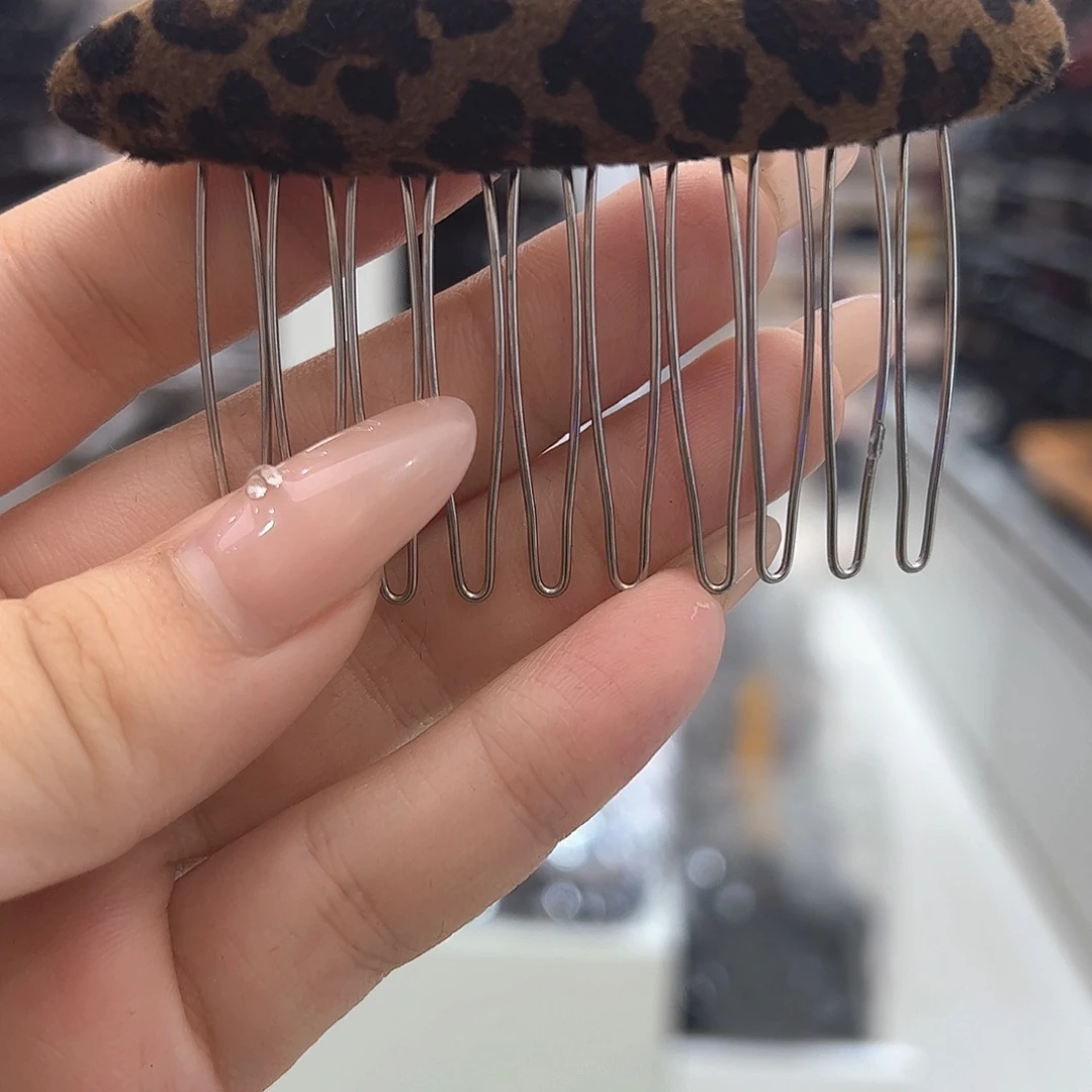 布艺铁合金豹纹发梳