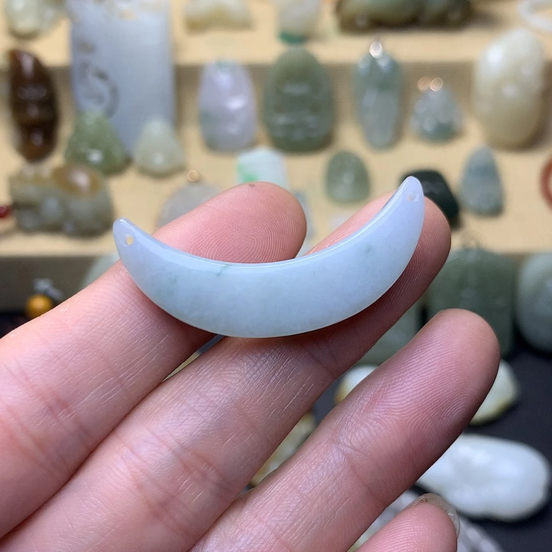 颈饰未镶嵌翡翠千*~