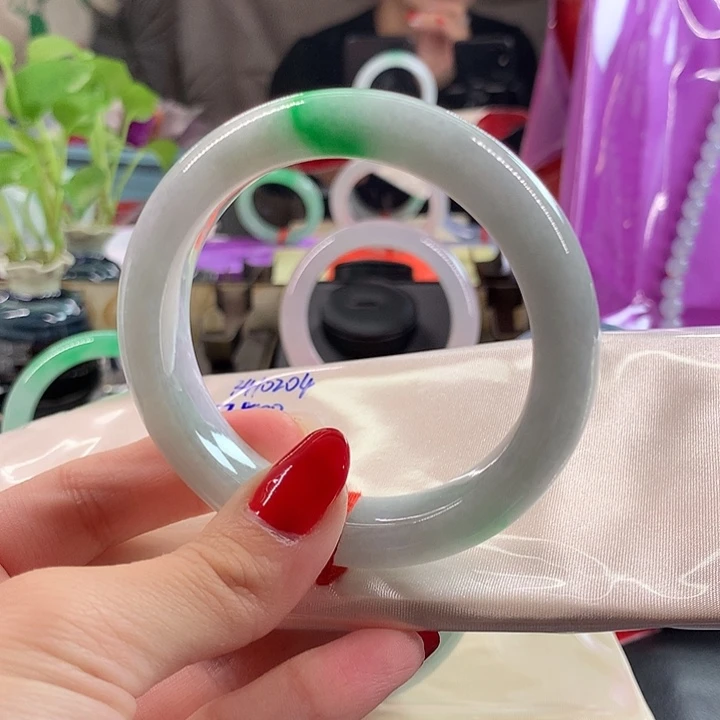 翡翠未镶嵌手镯56圈口