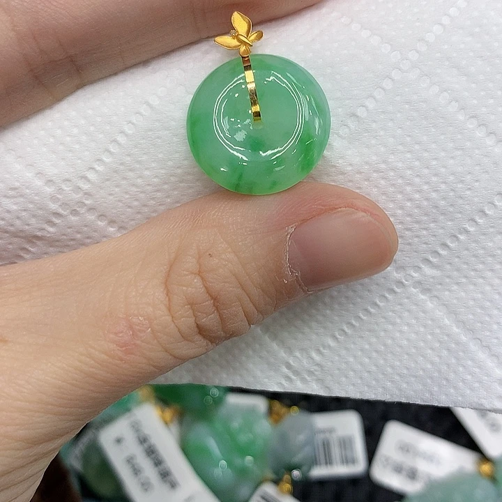 颈饰18K金镶嵌翡翠13356789999