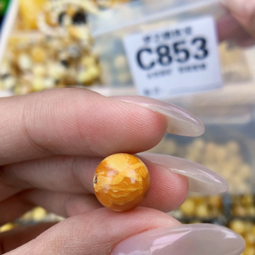 未镶嵌琥珀珠宝奇石10.2