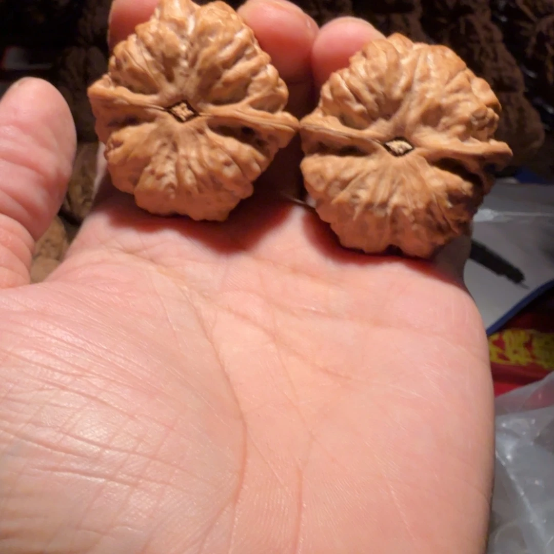 C***p文玩核桃吊坠蛤蟆的眼睛是真的好看啊我的天