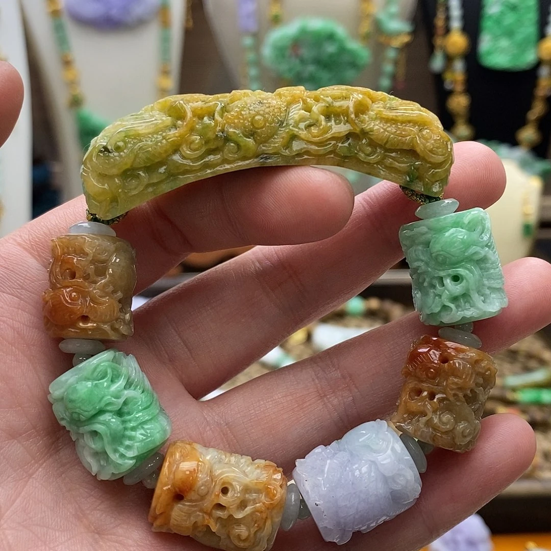 翡翠未镶嵌颈饰手链