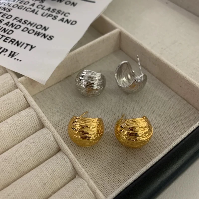 铜合金耳饰 【简约褶皱】轻欧美C形金色拉丝耳圈 A419