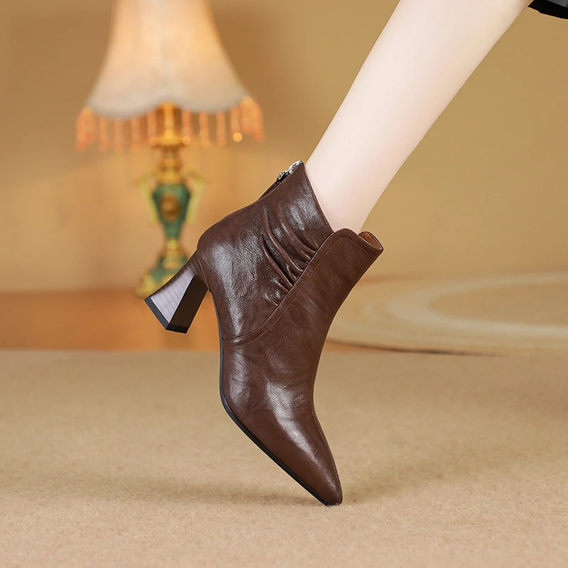 8831尖头高跟真皮靴子女百搭软皮时装靴
