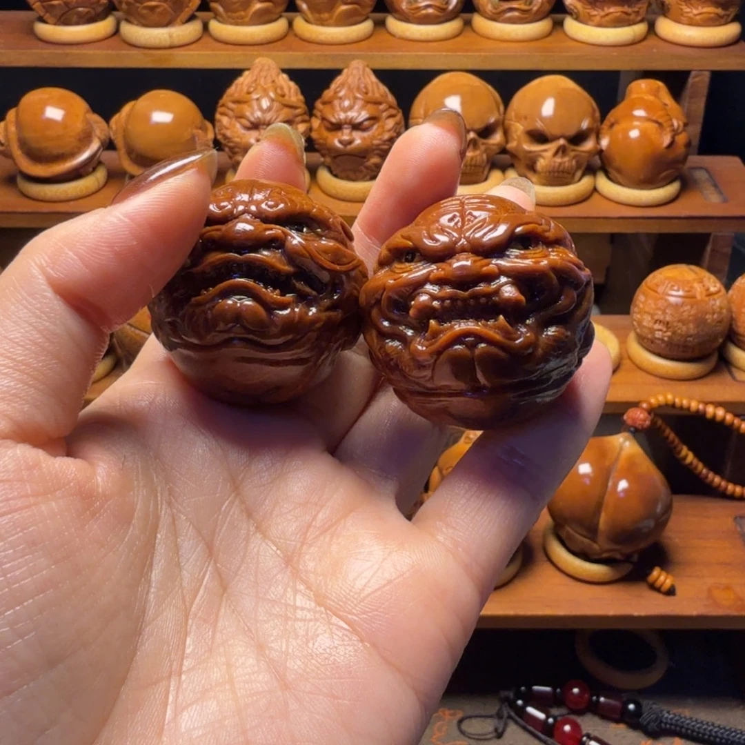 和***宋把件橄榄核恶僧一对