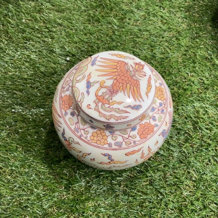 陶瓷成*斗彩罐一个