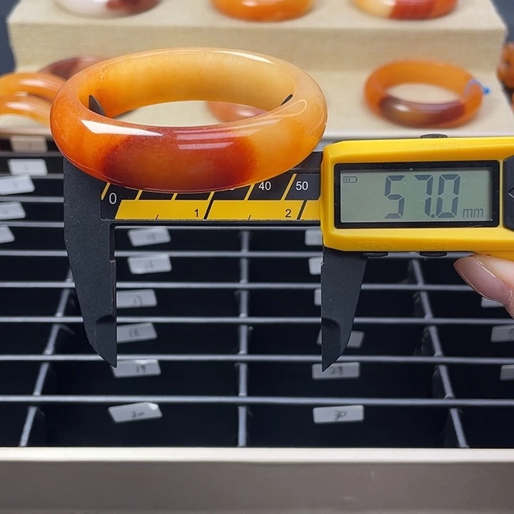 石英质玉（黄龙玉）合金手镯3号