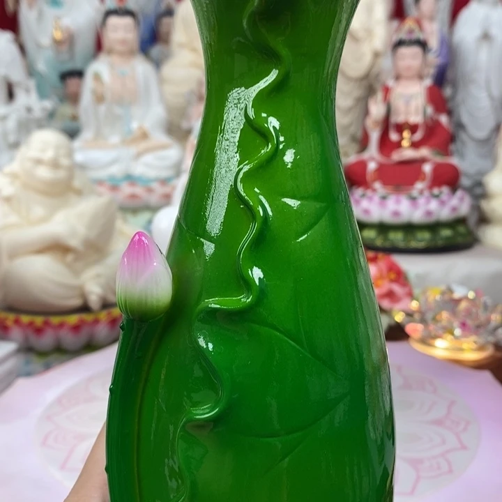 摆件陶瓷花瓶绿荷叶设计的陶瓷