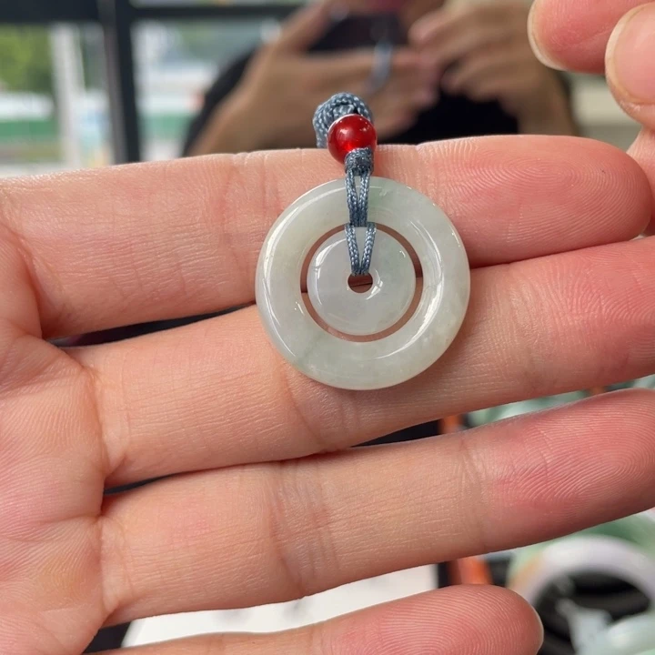 翡翠未镶嵌颈饰子母扣