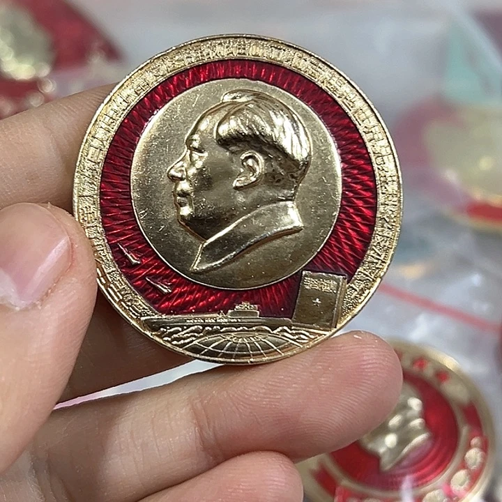 其他普通金属猫*纪念章一个