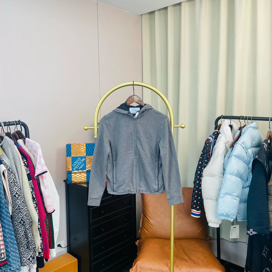 99新 Prada/普拉达 黑色运动上衣 99新 s码