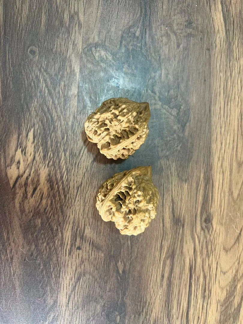 【闪购商品】核桃手把件一个