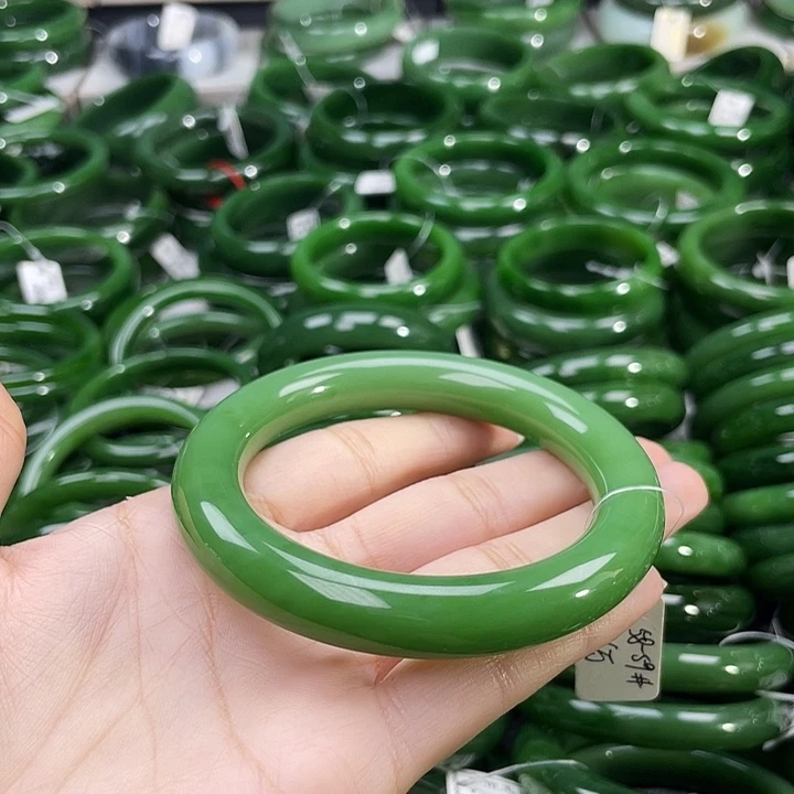 未镶嵌手镯和田玉（碧玉）