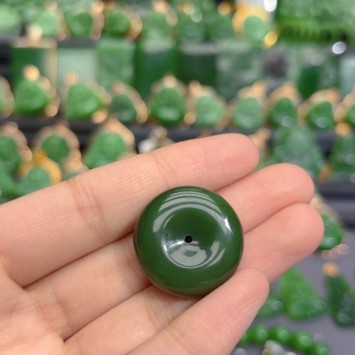 颈饰未镶嵌和田玉（碧玉）编绳