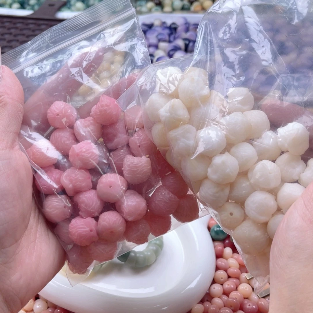 白玉菩提吊坠z15-16mm12颗。醒狮