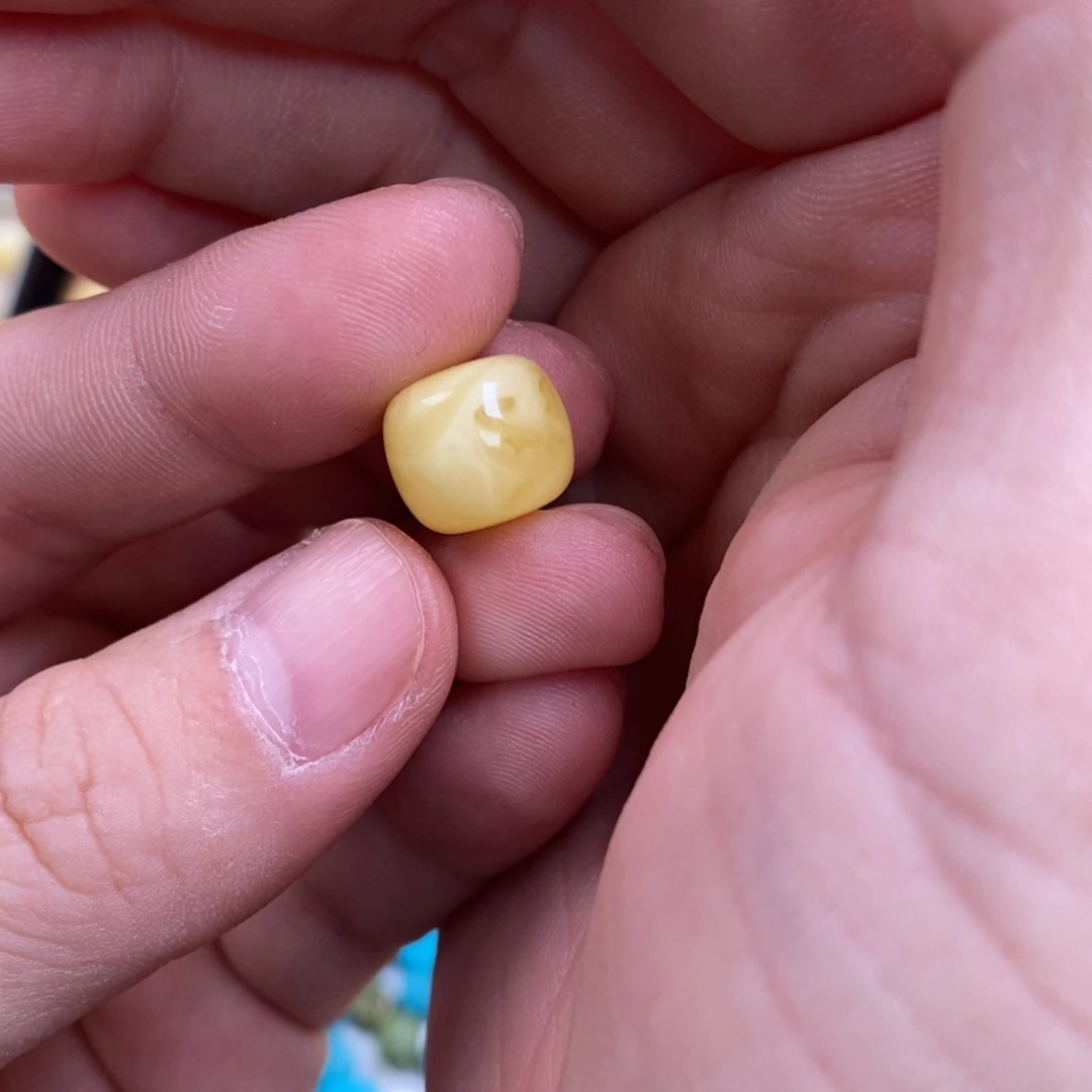 Y***.蜜蜡未镶嵌裸石配饰