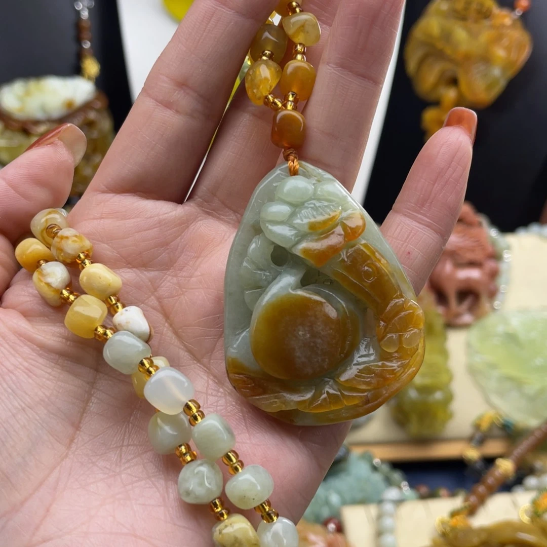 未镶嵌蛇纹石玉颈饰